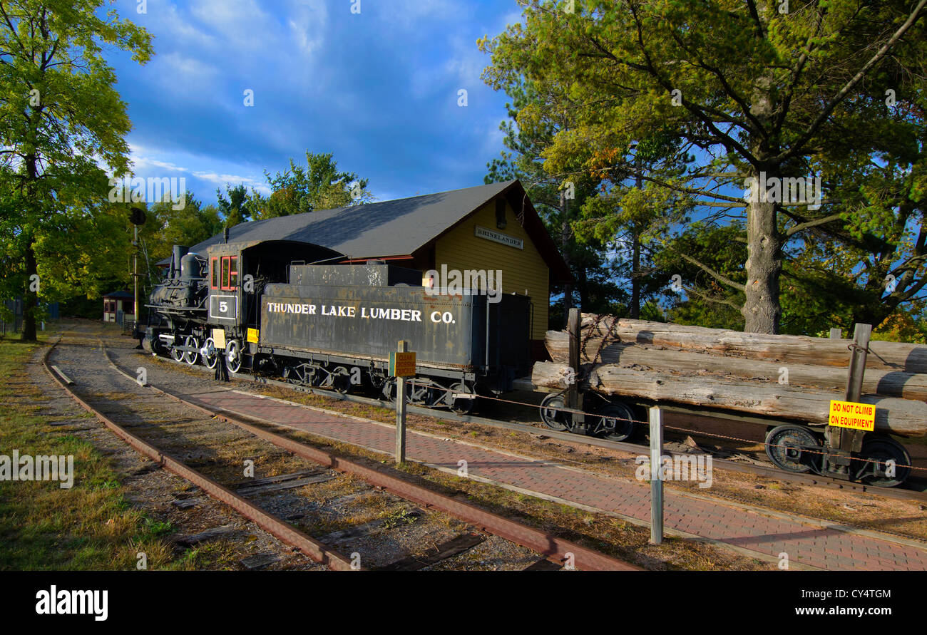 Thunder Lake Lumber Co train à Pioneer Park dans la ville de Northwoods Rhinelander, Wisconsin Banque D'Images