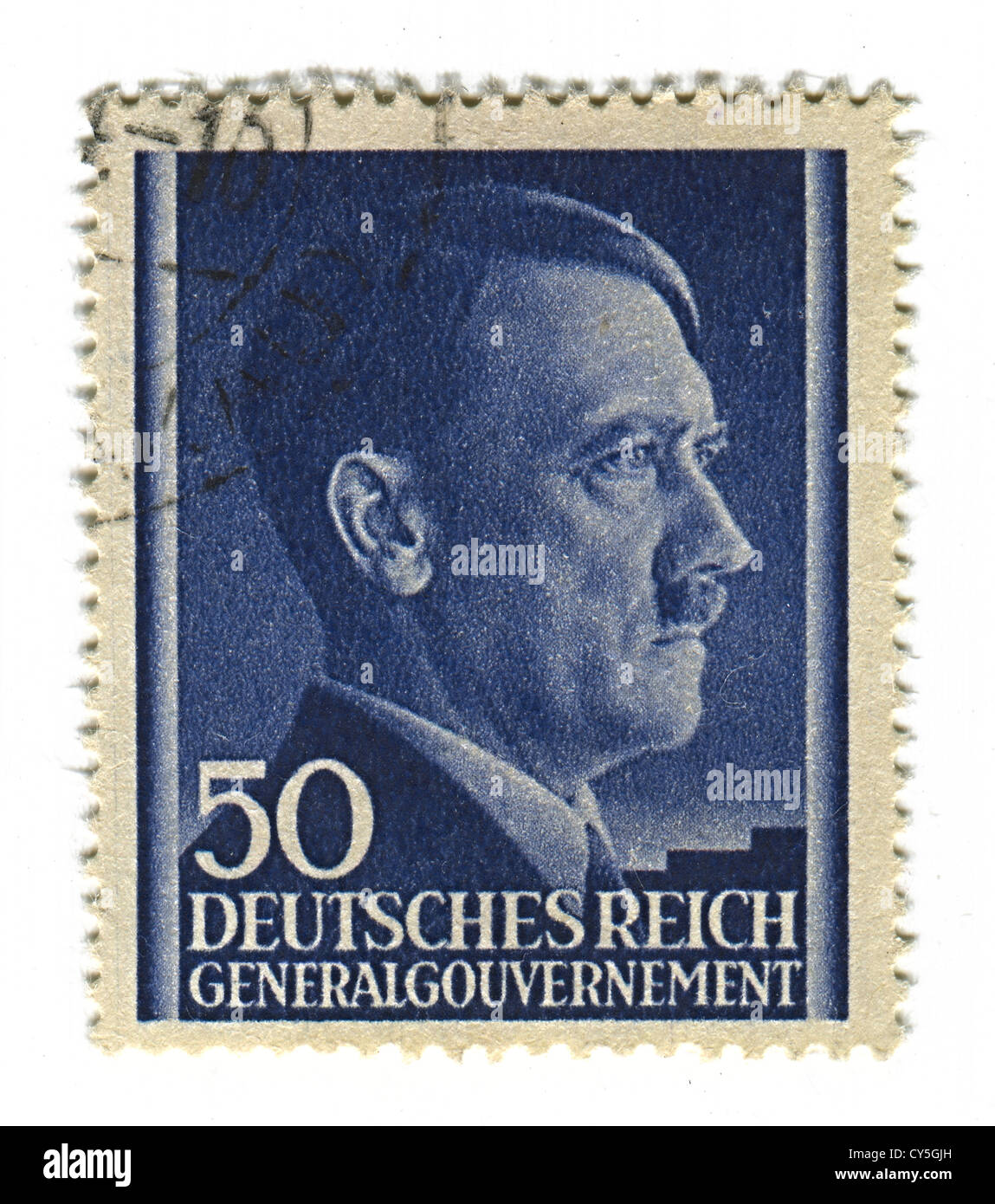 Allemagne - circa 1943 : timbre imprimé en Allemagne montre image d'Adolf Hitler était un homme politique allemand. Banque D'Images