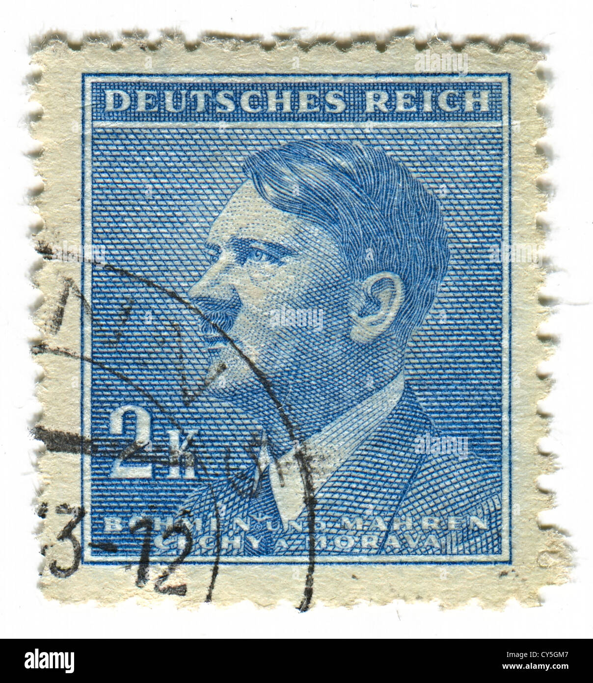 Allemagne - circa 1943 : timbre imprimé en Allemagne montre image d'Adolf Hitler était un homme politique allemand. Banque D'Images