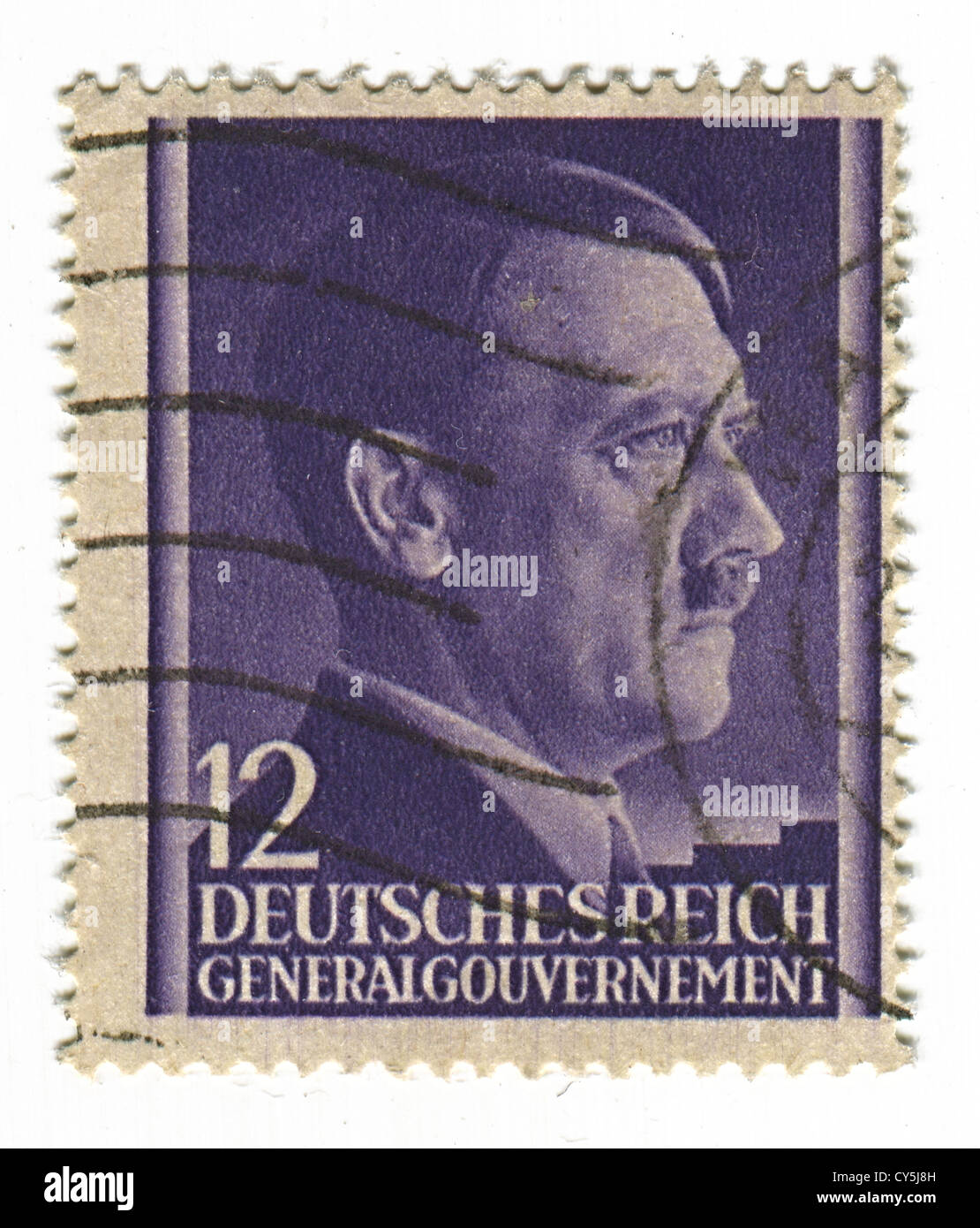 Allemagne - circa 1943 : timbre imprimé en Allemagne montre image d'Adolf Hitler était un homme politique allemand. Banque D'Images