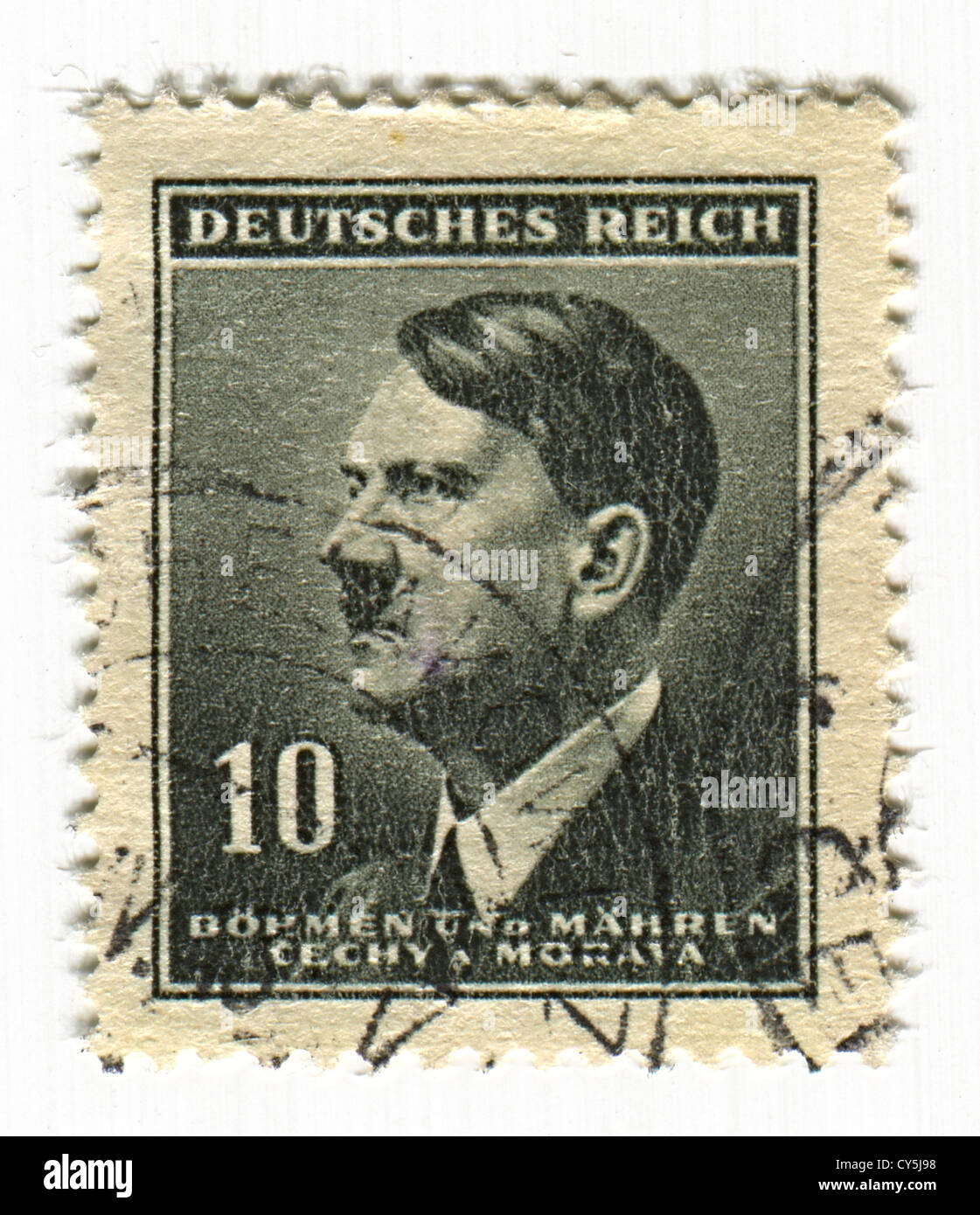 Allemagne - circa 1943 : timbre imprimé en Allemagne montre image d'Adolf Hitler était un homme politique allemand. Banque D'Images