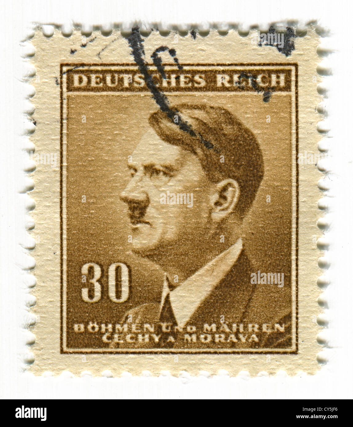 Allemagne - circa 1943 : timbre imprimé en Allemagne montre image d'Adolf Hitler était un homme politique allemand. Banque D'Images