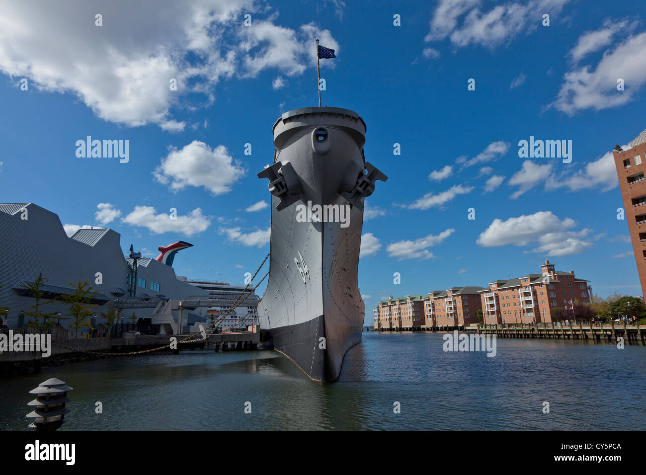 Cuirassé de la Marine américaine USS Wisconsin amarré au Nauticus à Norfolk, Virginia, United States Banque D'Images