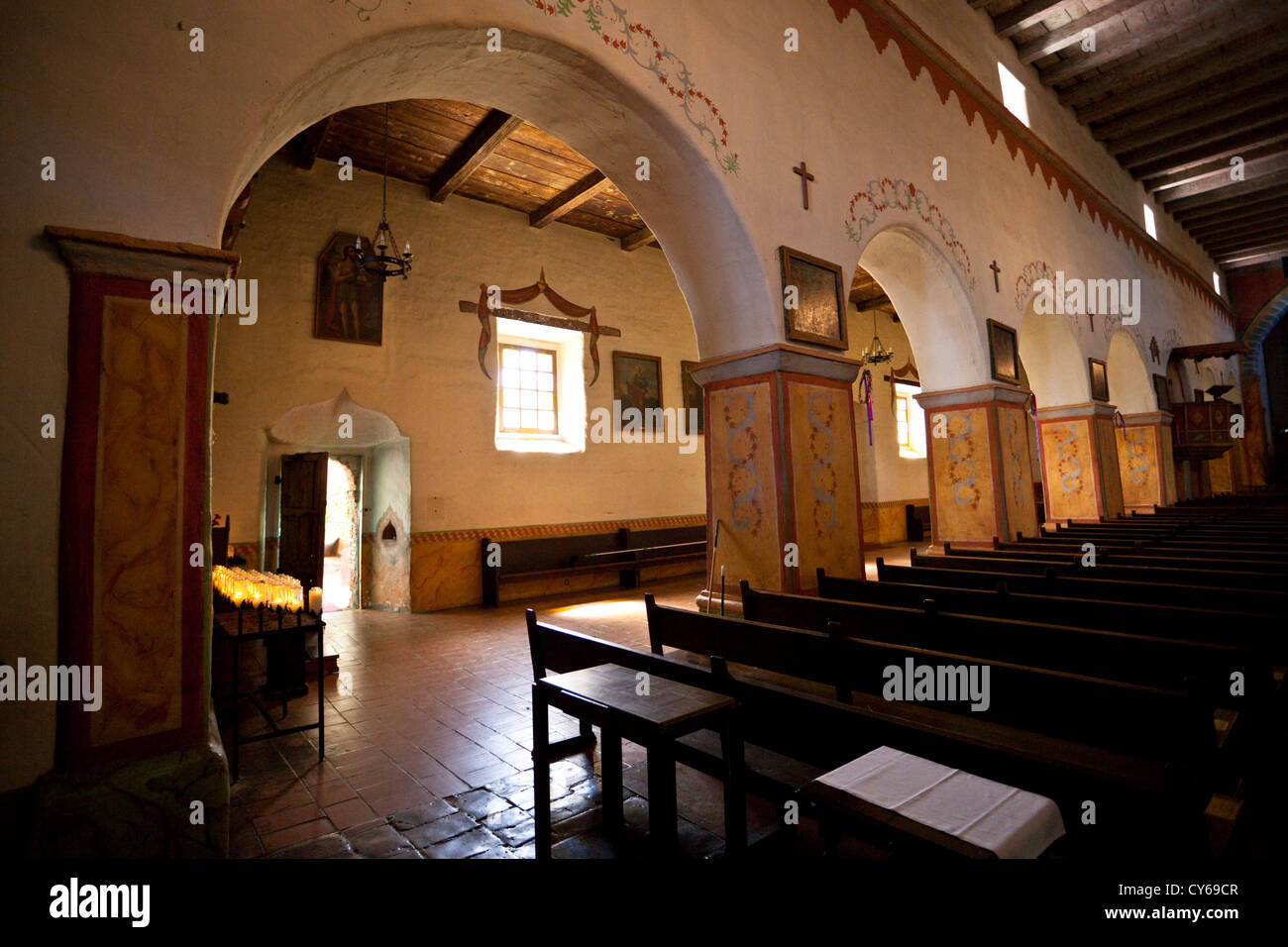 À L'Intérieur De Mission San Juan Bautista, Comté De San Benito, Californie, États-Unis. Banque D'Images