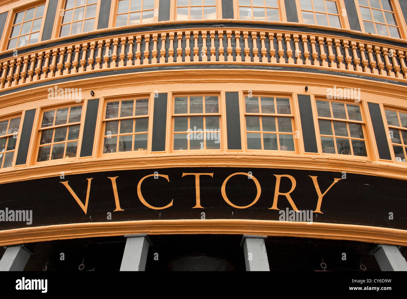 Stern de HMS Victory - phare de la Marine royale historique Banque D'Images