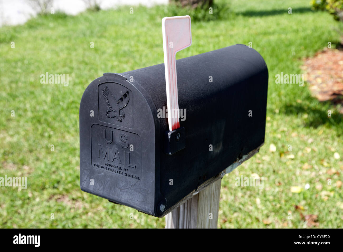 Boîte aux lettres mail us noir avec drapeau hissé mail signalisation usa Banque D'Images