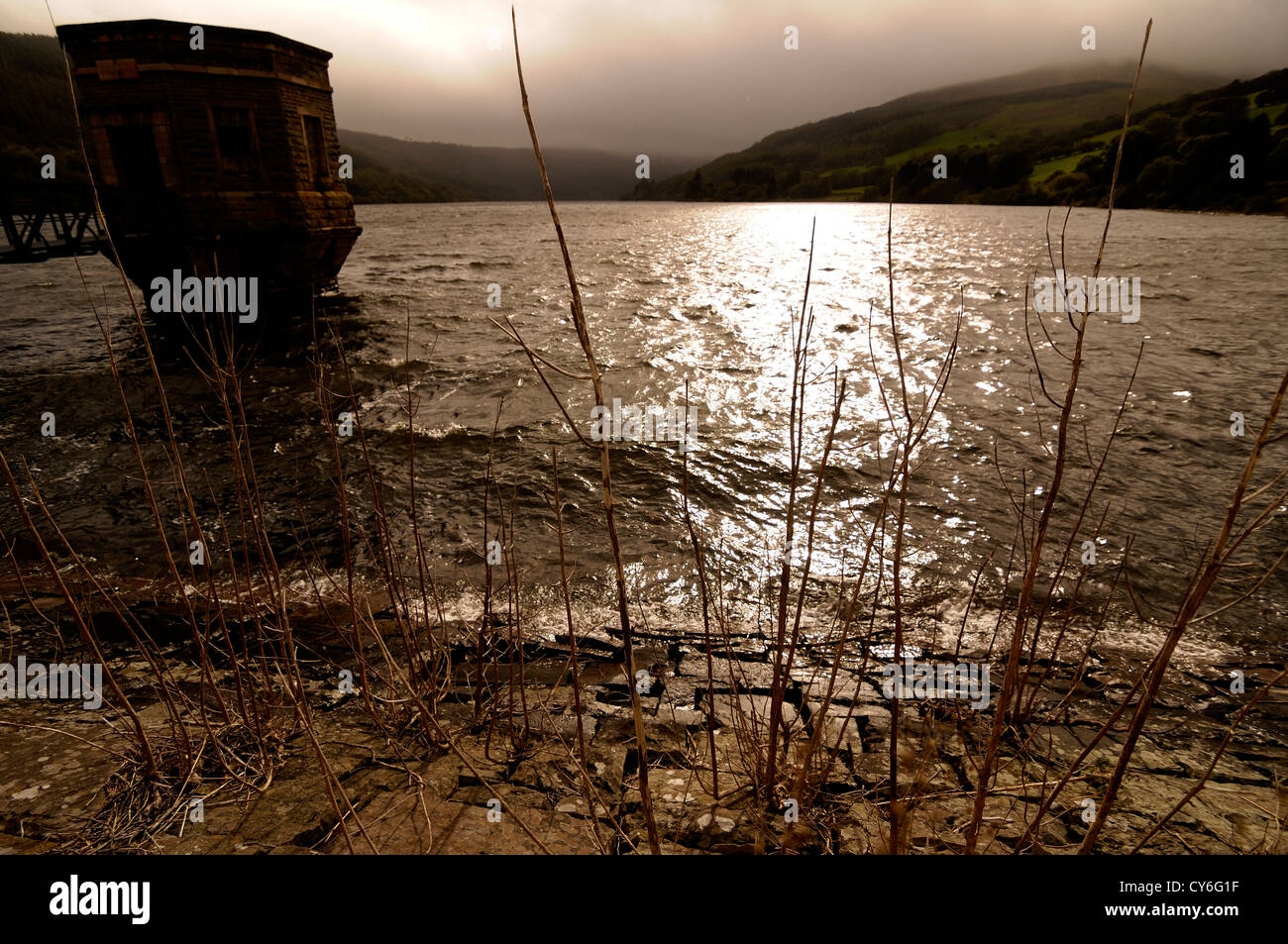 Coucher du soleil d'automne réflexion Golden Lake Banque D'Images
