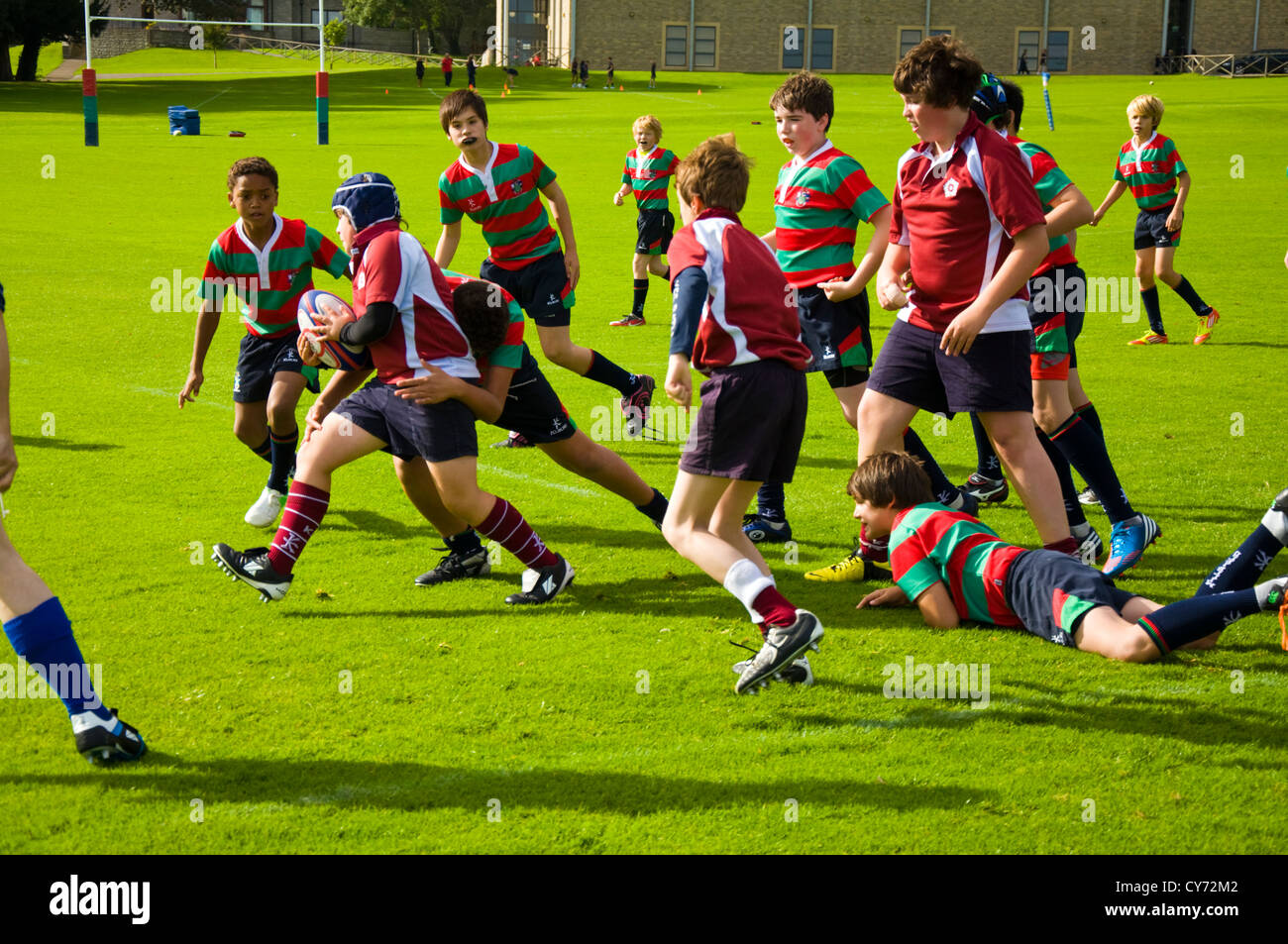 Les garçons de l'école rugby match an 8 huit de moins de 13 ans contre le Roi Edwards prep Millfield School à Glastonbury Banque D'Images