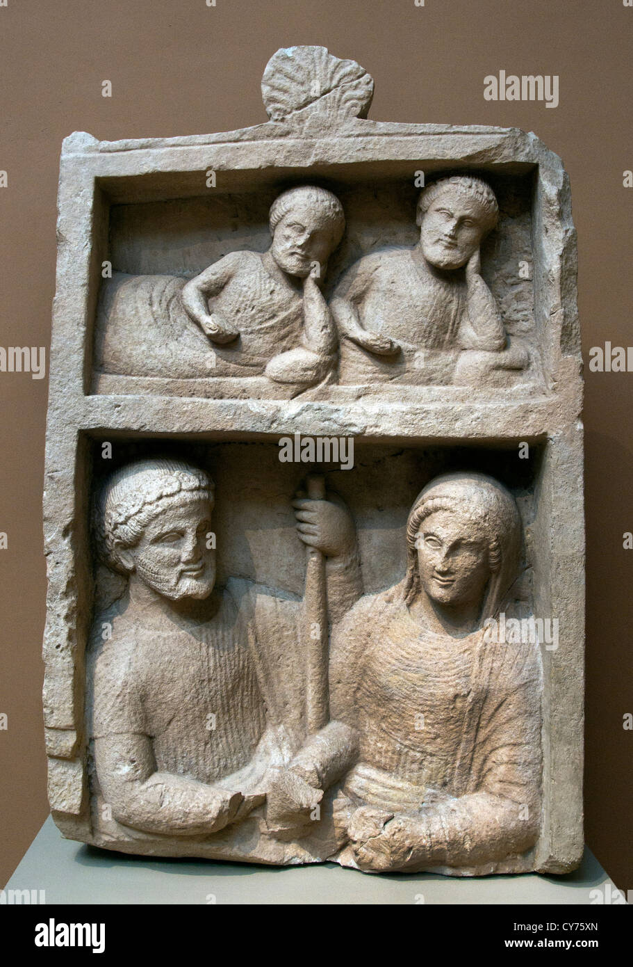 Pierre tombale calcaire 4ème siècle B.C. 124.5cm Chypriote grec Grèce Chypre sculpture en pierre Banque D'Images