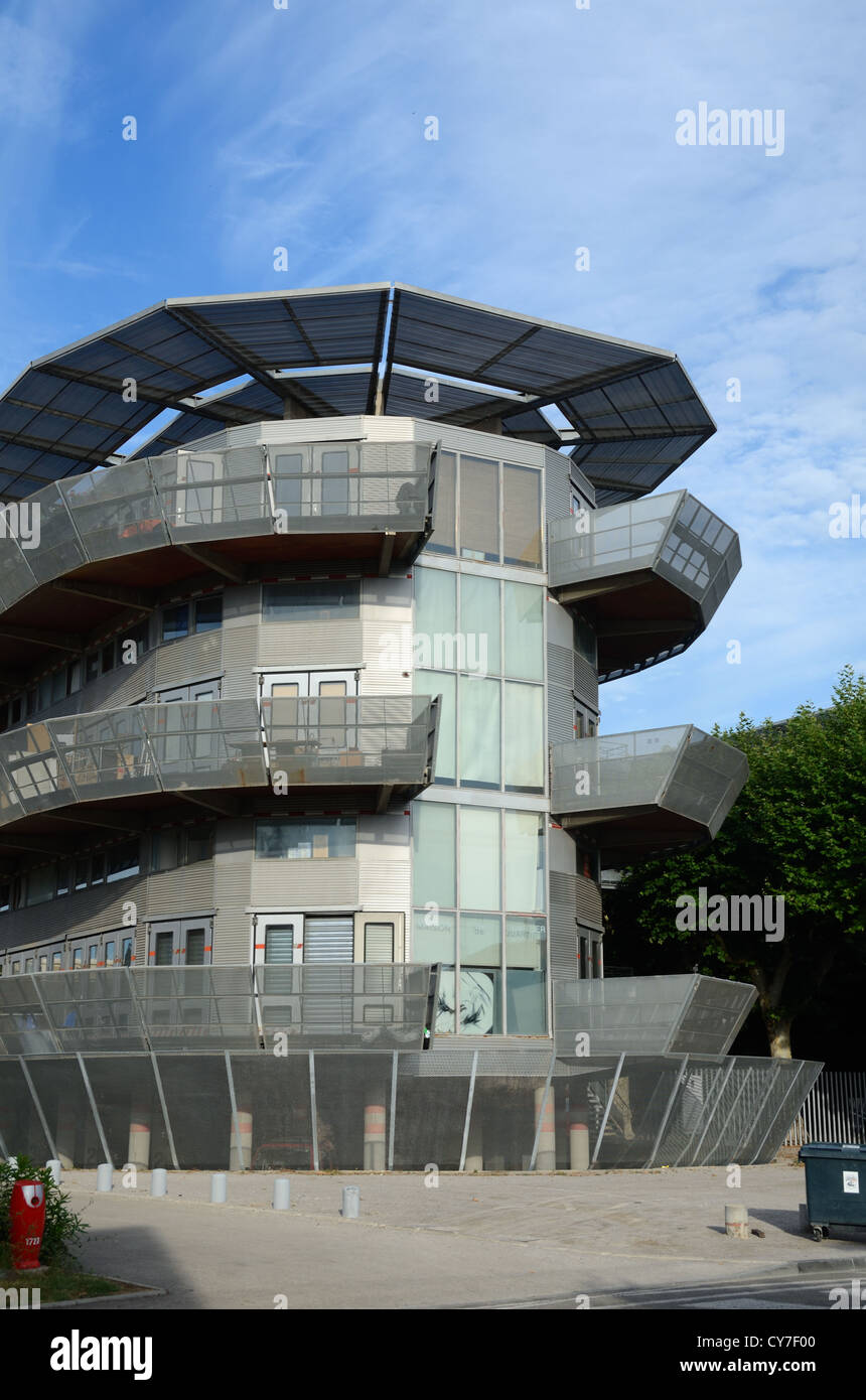 Immeuble Nemausus, le logement public ou HLM, par Jean Nouvel Nimes Gard France Banque D'Images