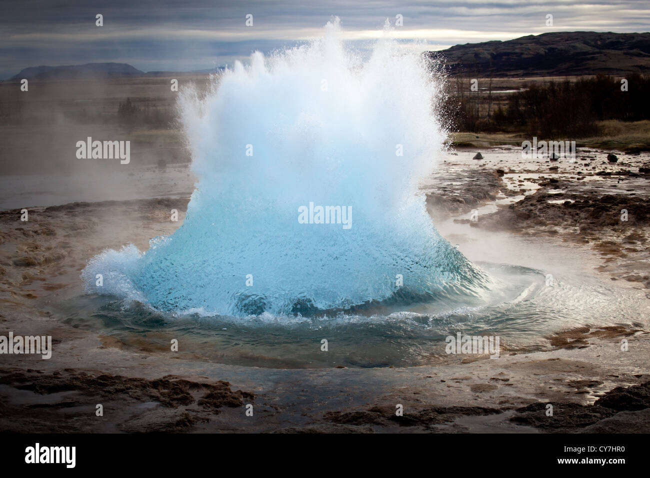 Strokkur geyser en Islande Banque D'Images