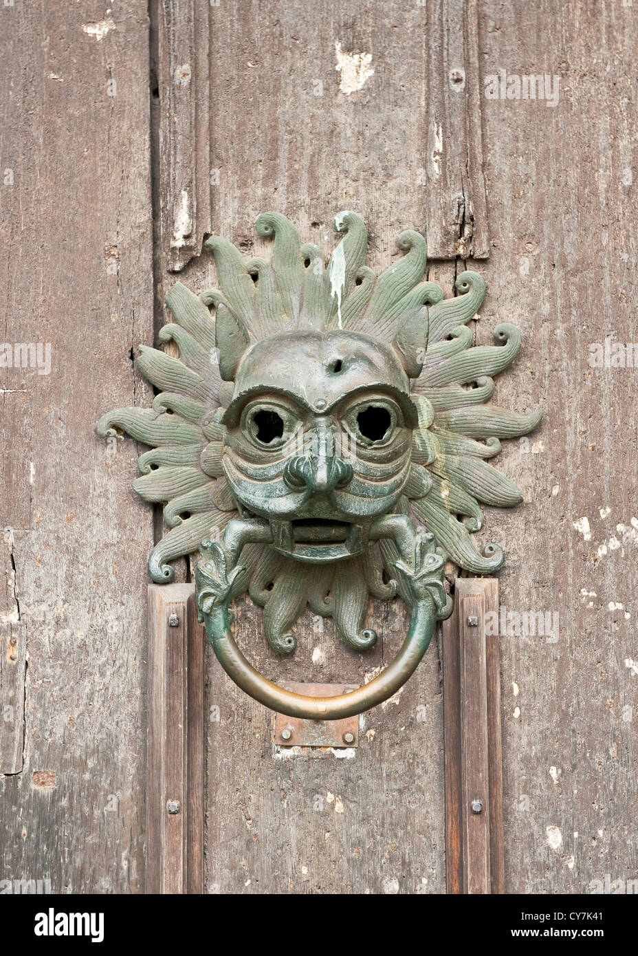 Heurtoir de porte sur le sanctuaire de la cathédrale de Durham Banque D'Images