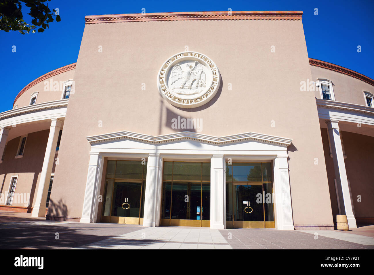 Santa Fe, Nouveau Mexique - l'entrée du bâtiment du Capitole de l'État Banque D'Images