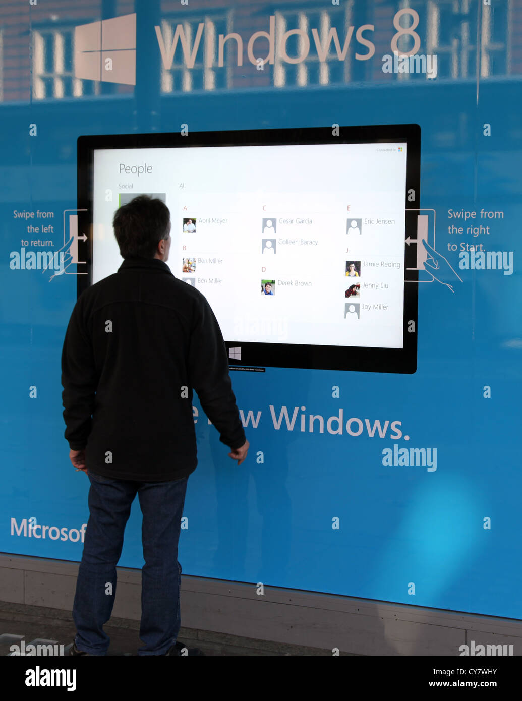 Pour afficher la fenêtre de magasin nouveau Windows 8 logiciels, Londres Banque D'Images