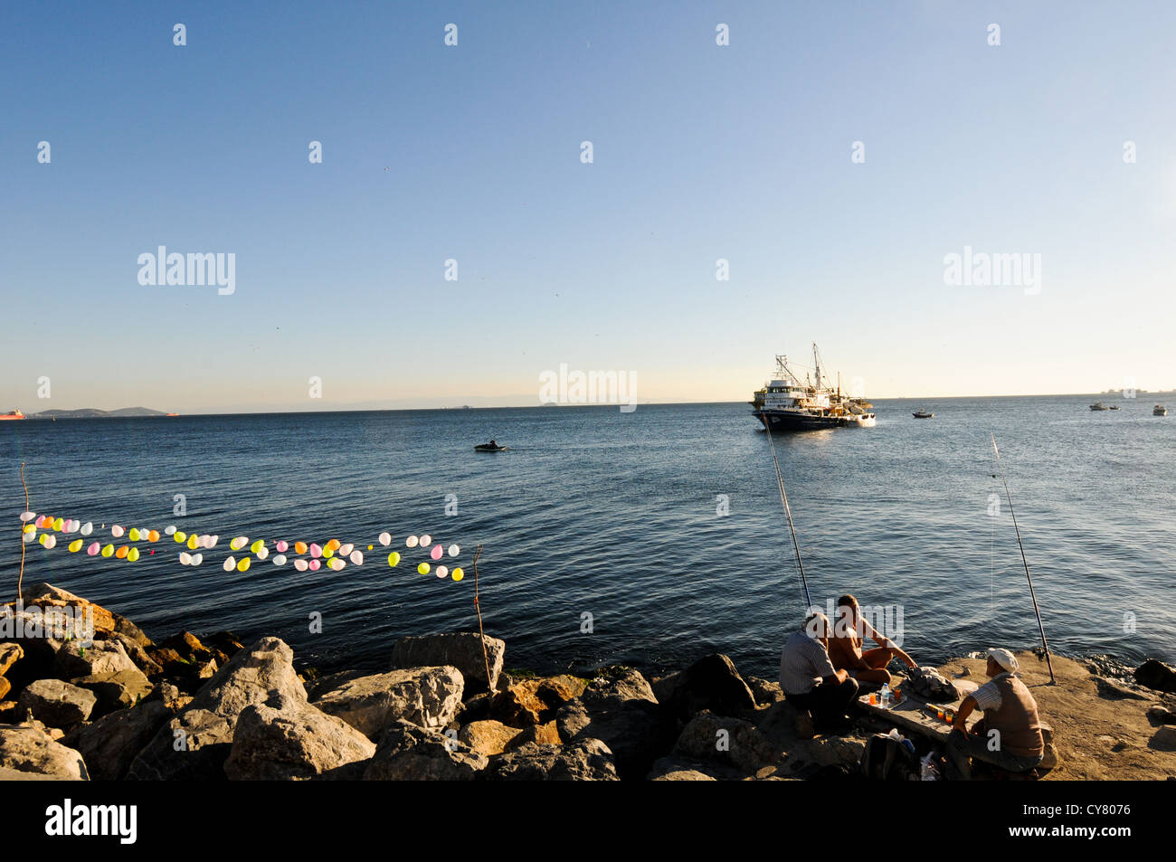 Front de mer sur Kennedy cadde, vue sur la mer de Marmara, Istanbul, Turquie Banque D'Images