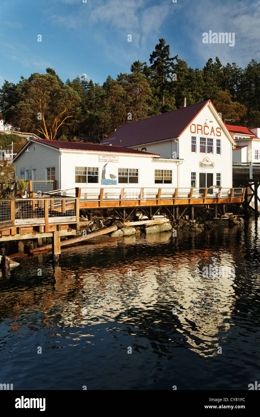 Russells' Landing et Eclipse Charters sur Orcas Village waterfront, Orcas Island, îles San Juan, San Juan County, Washington Banque D'Images