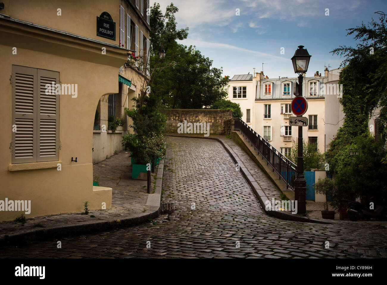 Allée sur la butte de Montmartre à Paris, France Banque D'Images