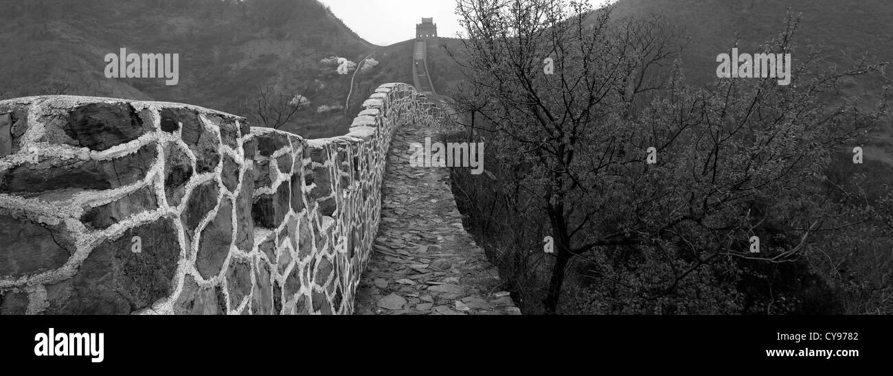 Image en noir et blanc, Grande Muraille de Chine près de Jzhai Taiping village, Tianjian Provence, Chine, Asie. Banque D'Images