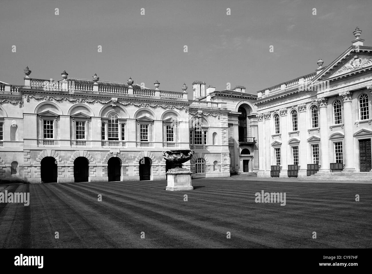 Image en noir et blanc de l'extérieur de la Chambre, du Sénat de la ville de Cambridge, Cambridgeshire, Angleterre, RU Banque D'Images