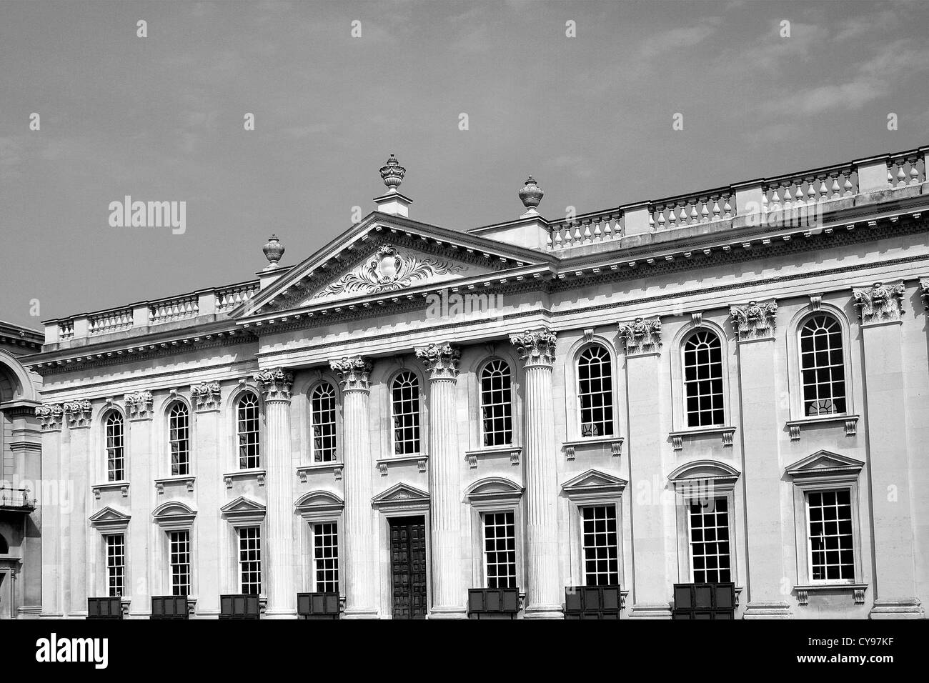 Image en noir et blanc de l'extérieur de la Chambre, du Sénat de la ville de Cambridge, Cambridgeshire, Angleterre, RU Banque D'Images