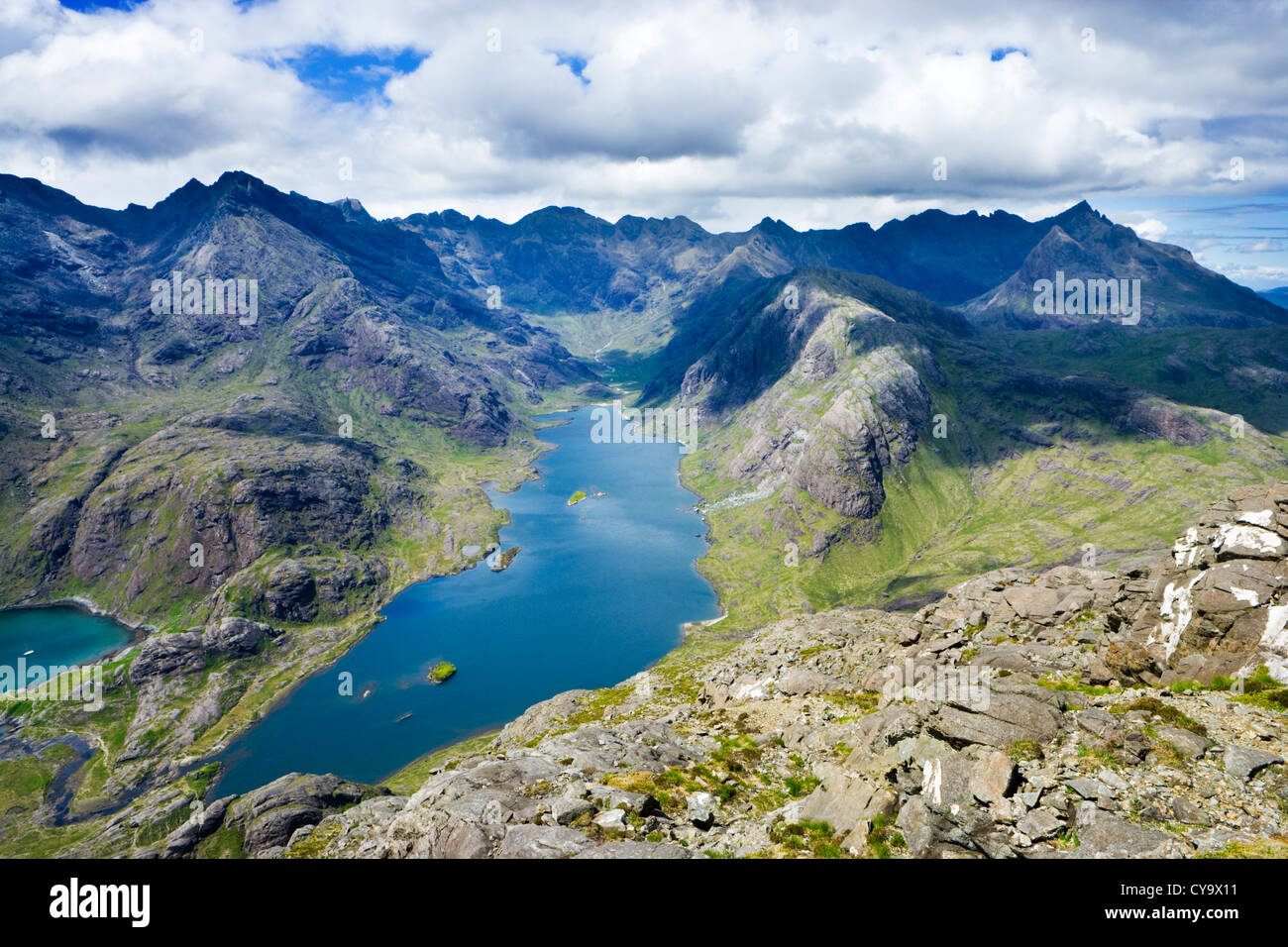 Cuillin Hills et Loch Coruisk de Sgurr na ires, île de Skye, Highland, Scotland, UK. Banque D'Images