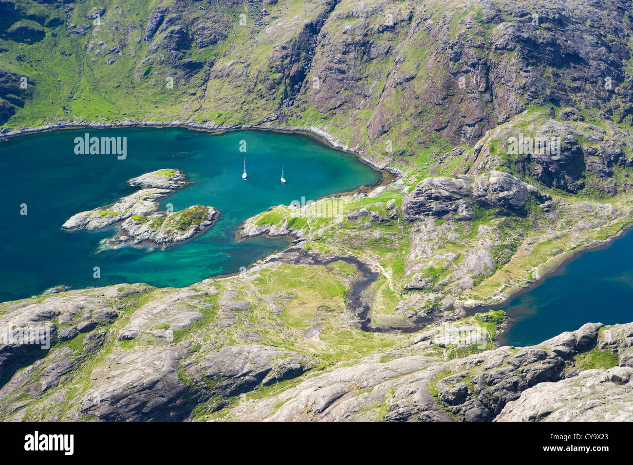 Loch na Cuilce et rivière Scavaig en tête du Loch Scavaig de Sgurr na ires, île de Skye, Highland, Scotland, UK. Banque D'Images