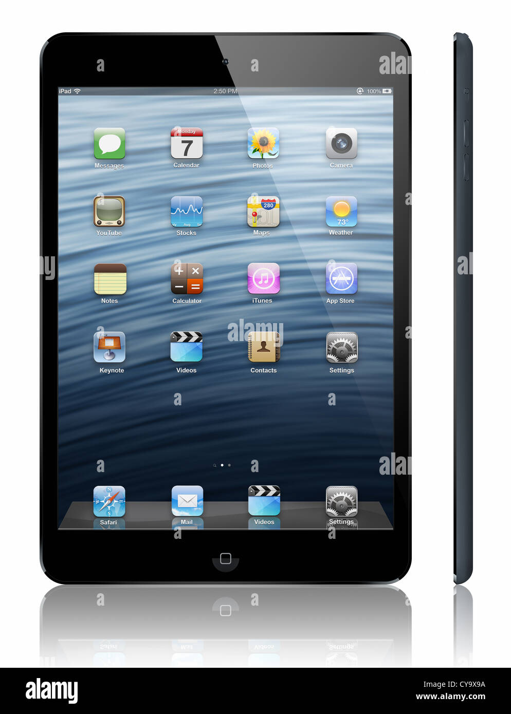 L'IPad mini, un tout nouveau modèle d'iPad 23  % plus fin et 53  % plus léger que l'iPad de troisième génération. Banque D'Images