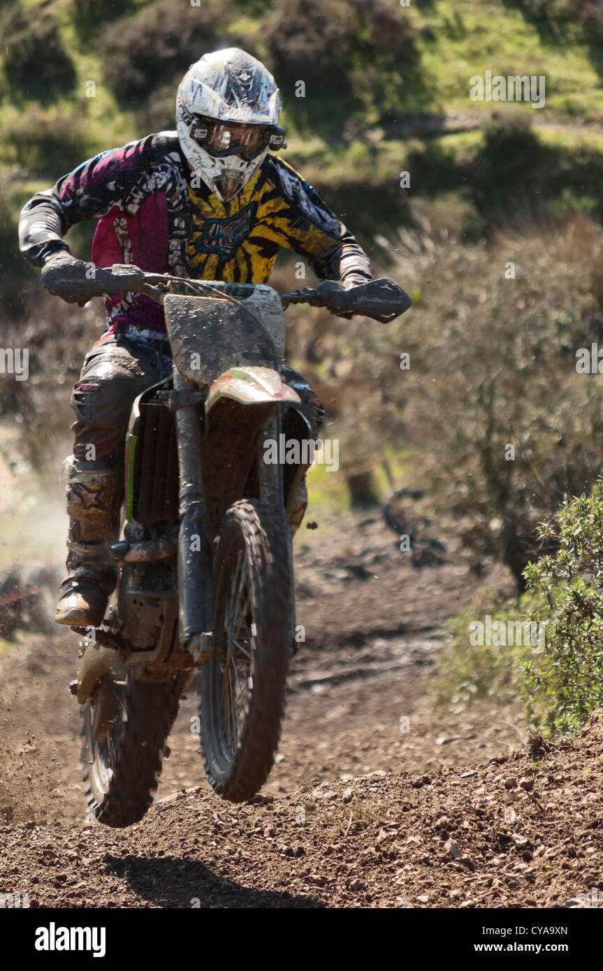 Pilote de motocross sur la piste de Safara, Alentejo, Portugal Photo Stock  - Alamy