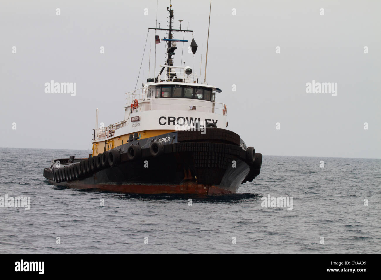 Crowley Tug boat au large des côtes de Californie du Sud Banque D'Images