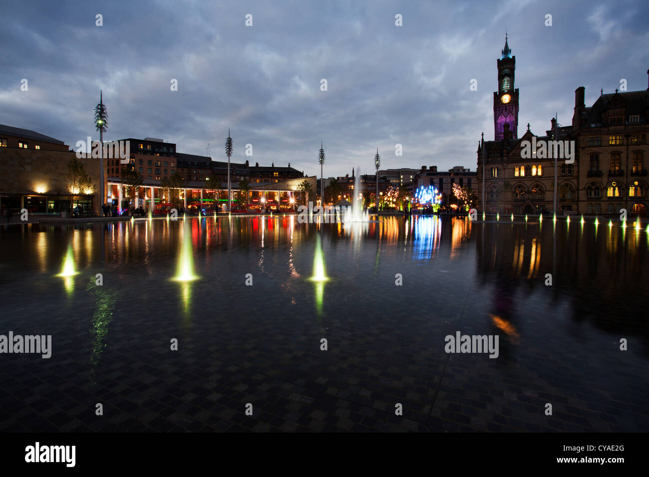 Bradford City Park et le jardin de lumière Afficher dans Centenary Square Bradford West Yorkshire Angleterre Banque D'Images