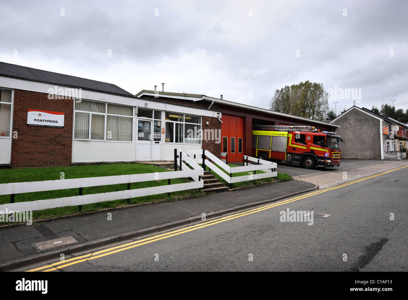 Les feuilles d'un moteur de pompiers de Pontypridd, dans le sud du Pays de Galles UK Banque D'Images