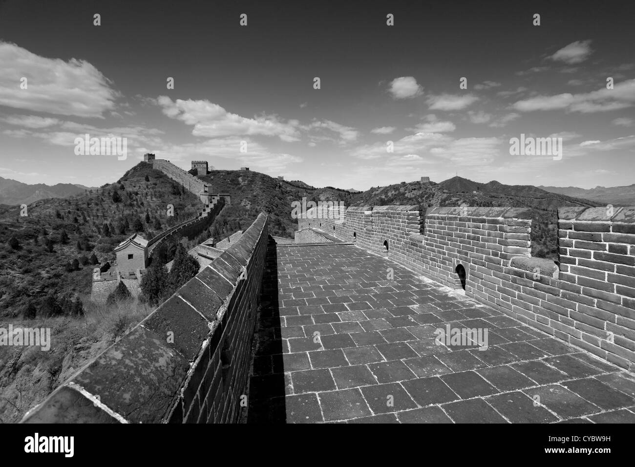 Image en noir et blanc de la Grande Muraille de Chine près de Jinshanling, village Provence Beijing, Chine, Asie. Banque D'Images