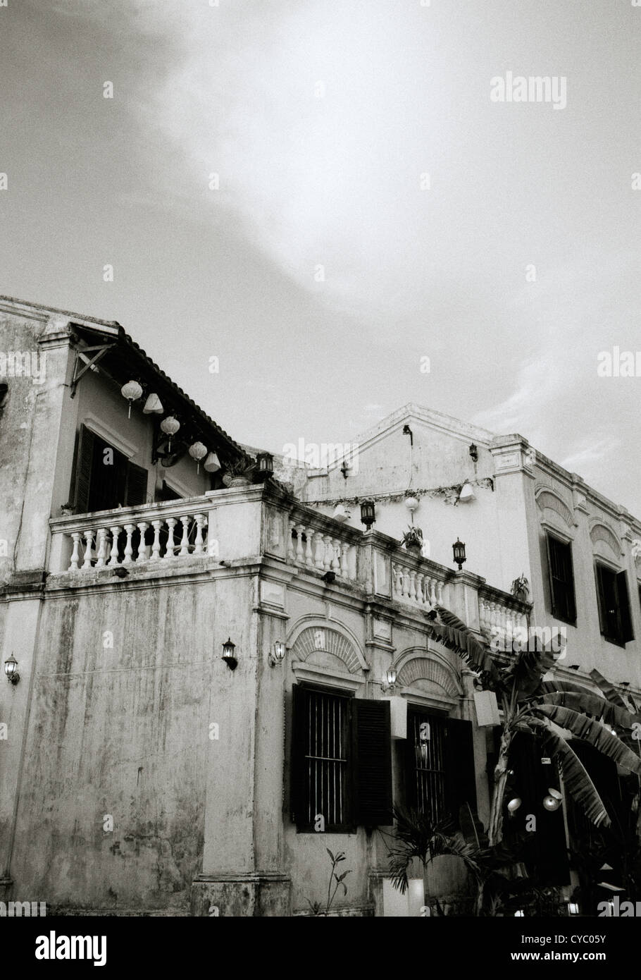 Bâtiments de hoi An au Vietnam en Extrême-Orient asie du sud-est. architecture bâtiment scène de rue culture histoire balustrade wanderlust évasion travel Banque D'Images