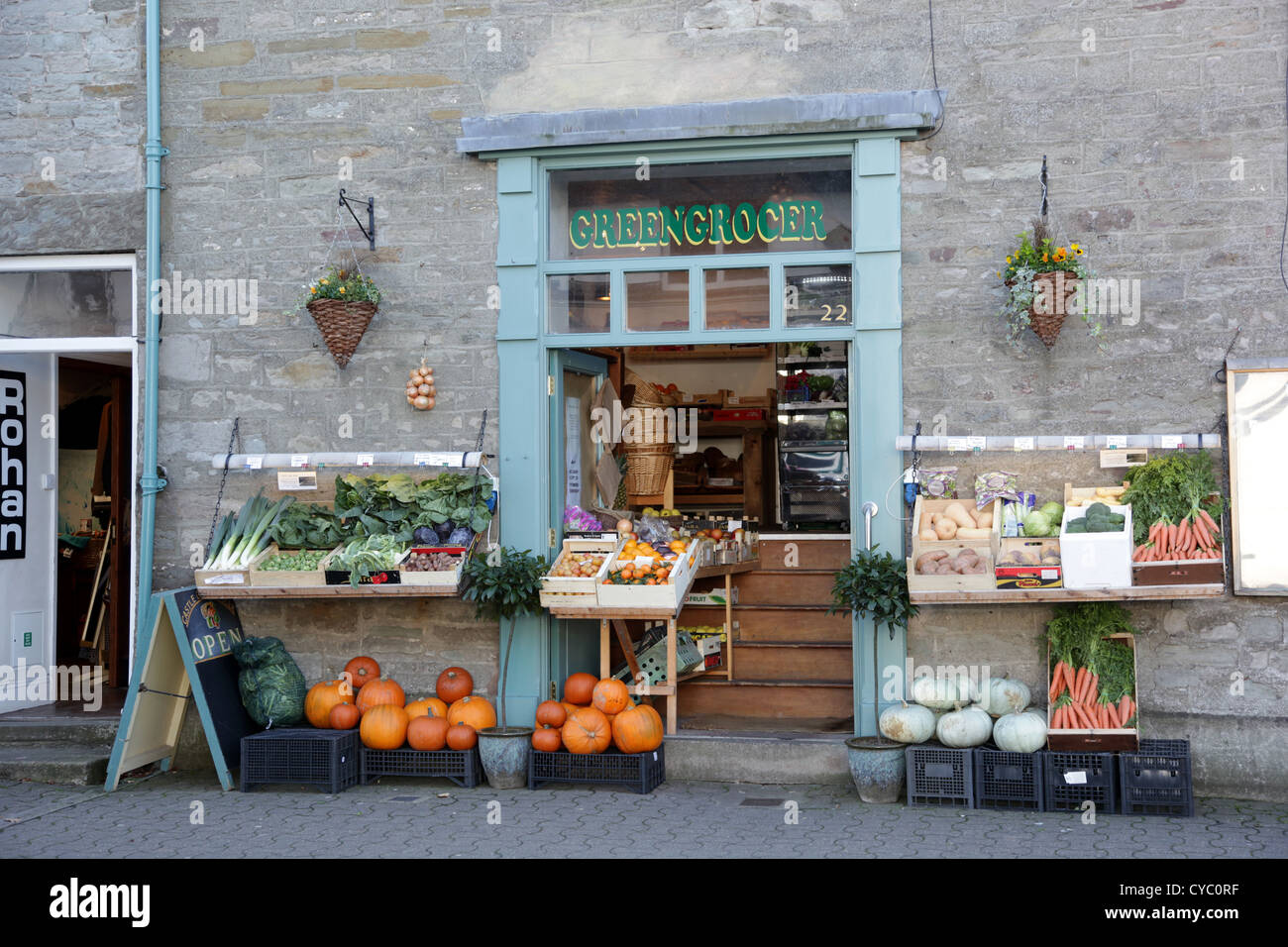 Épicier vert à Hay-on-Wye, Powys, Wales, UK. Banque D'Images