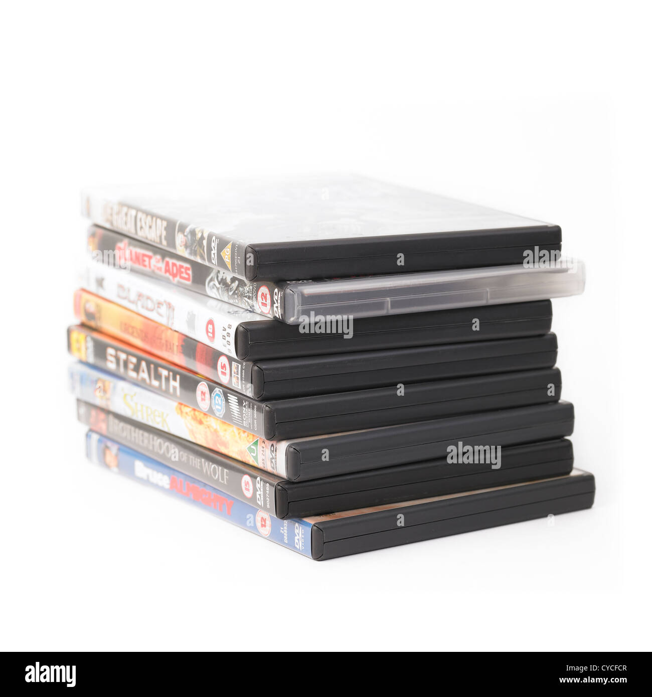 Pile de DVD du film dans les cas sur fond blanc Photo Stock - Alamy