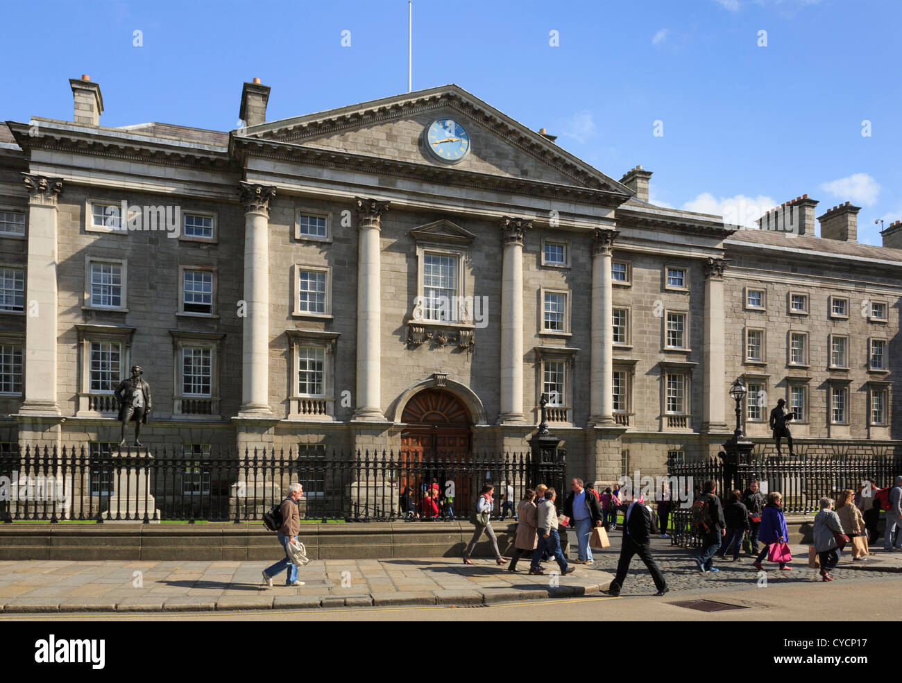 Regent House et porte avant pour l'Université de Trinity College de Dublin en College Green, Dublin, République d'Irlande, l'Eire Banque D'Images