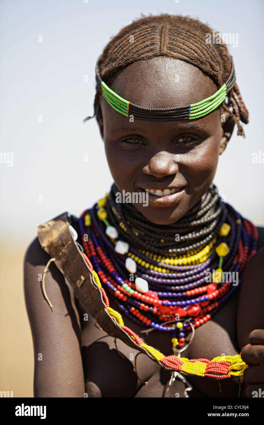 Smiling girl du Bumi tribu. Banque D'Images