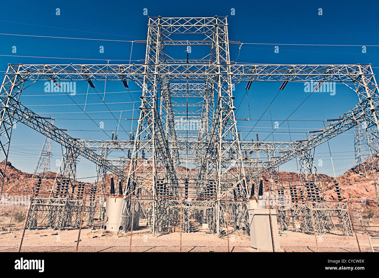 Pylône de l'électricité dans le barrage Hoover, Nevada, USA Banque D'Images