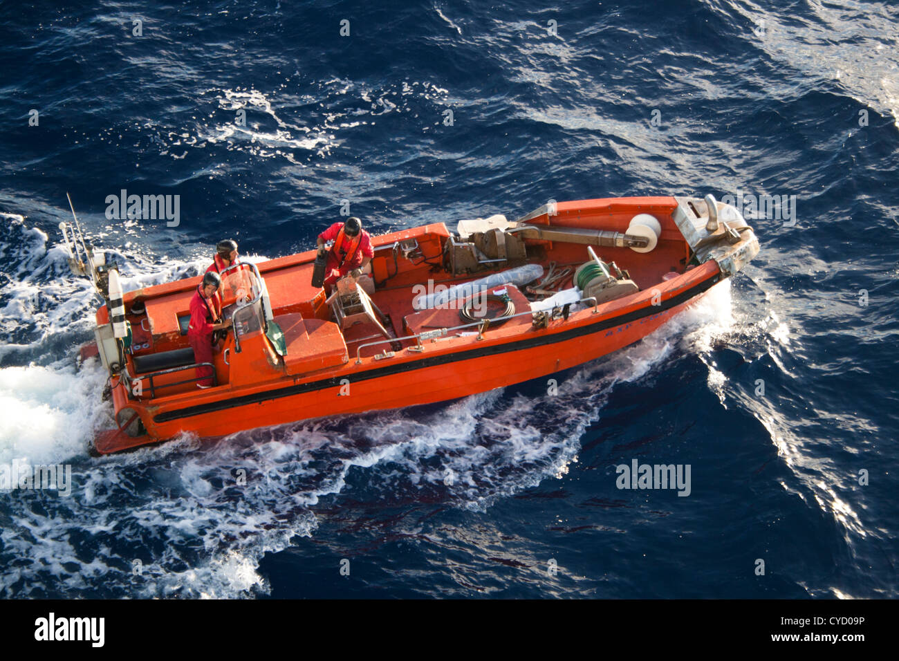 Bateau de travail de CGG Alizé sesimic la vitesse du navire en mer pour réparer les câbles flottants sismiques en mer Banque D'Images