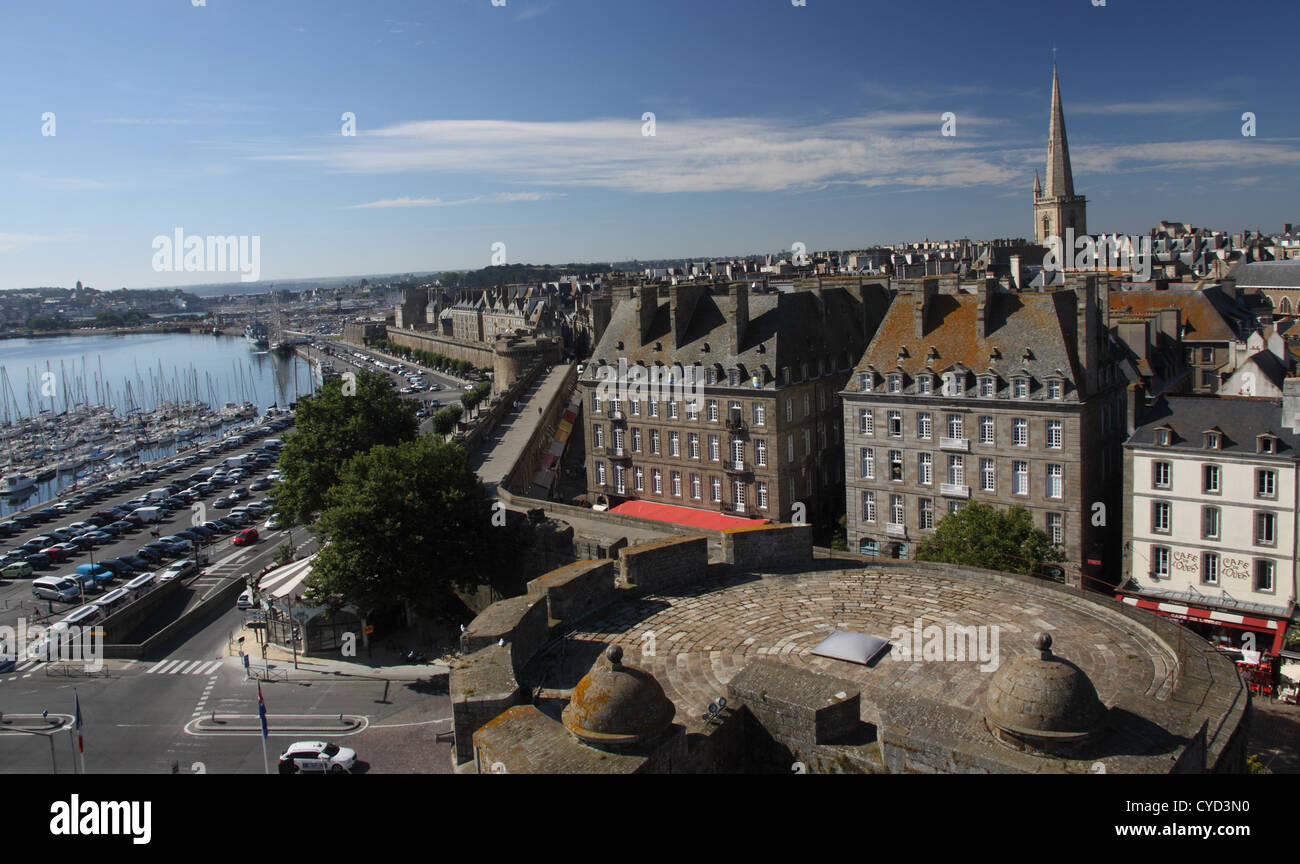Vue sur le toit de la vieille ville de Saint-Malo Banque D'Images