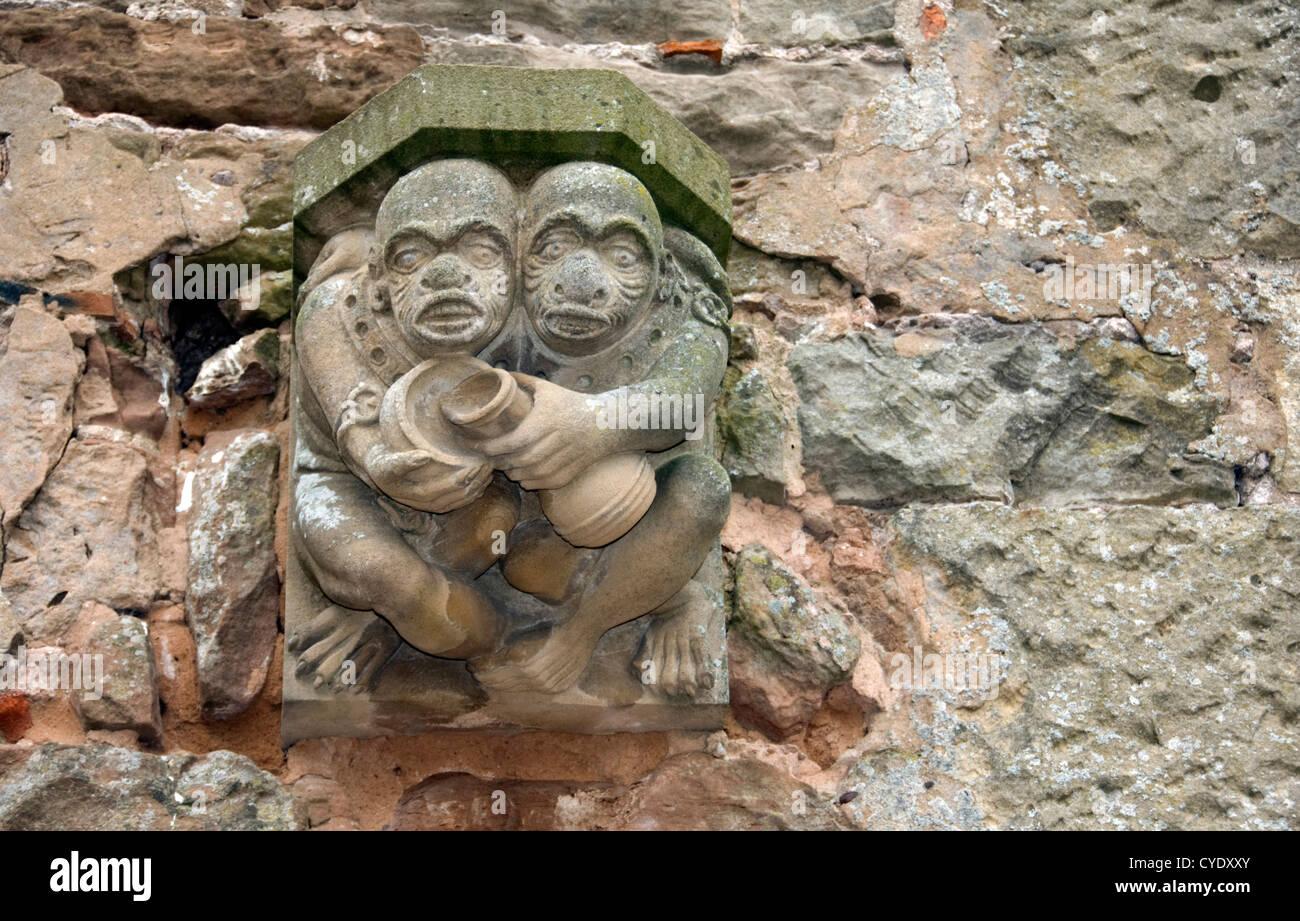 Bretagne ; ; ; OLLERTON NEWARK Rufford Abbey ; figures sculptées sur les ruines de la paroi intérieure Banque D'Images