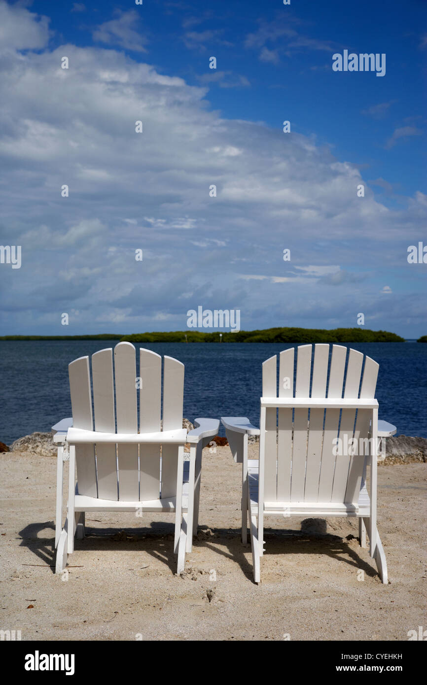 Deux chaises longues sur la plage privée islamorada florida keys usa Banque D'Images