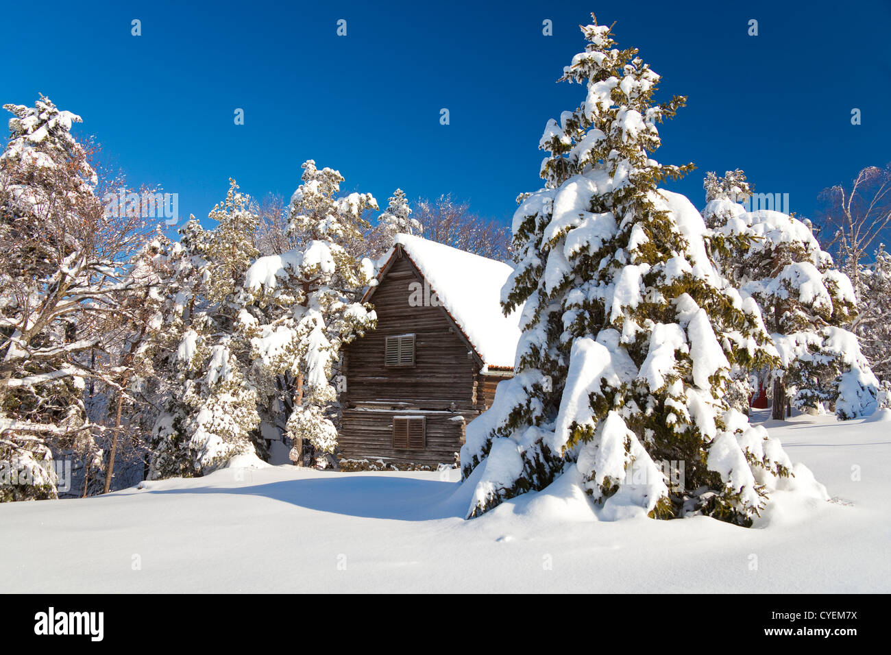 Mountain House at winter Banque D'Images