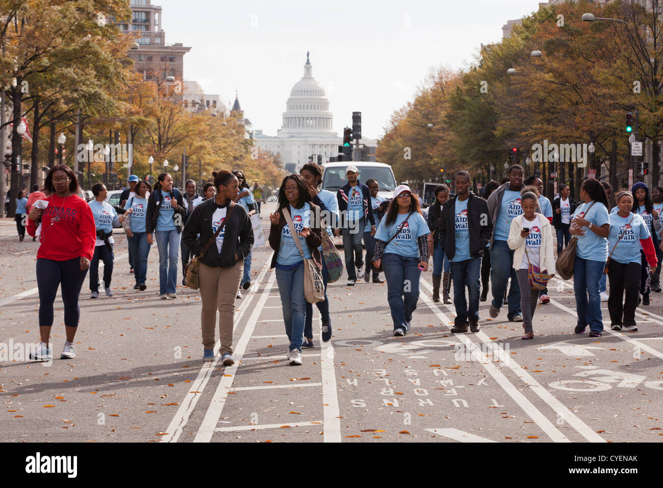 Les jeunes marcheurs afro-américain au National AIDS Walk - Washington, DC Banque D'Images