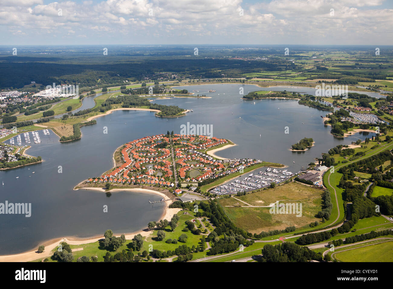 Aux Pays-Bas, la Senia. Bungalow luxueux parc appelé River Park, situé sur une péninsule dans un nouveau lac. Banque D'Images