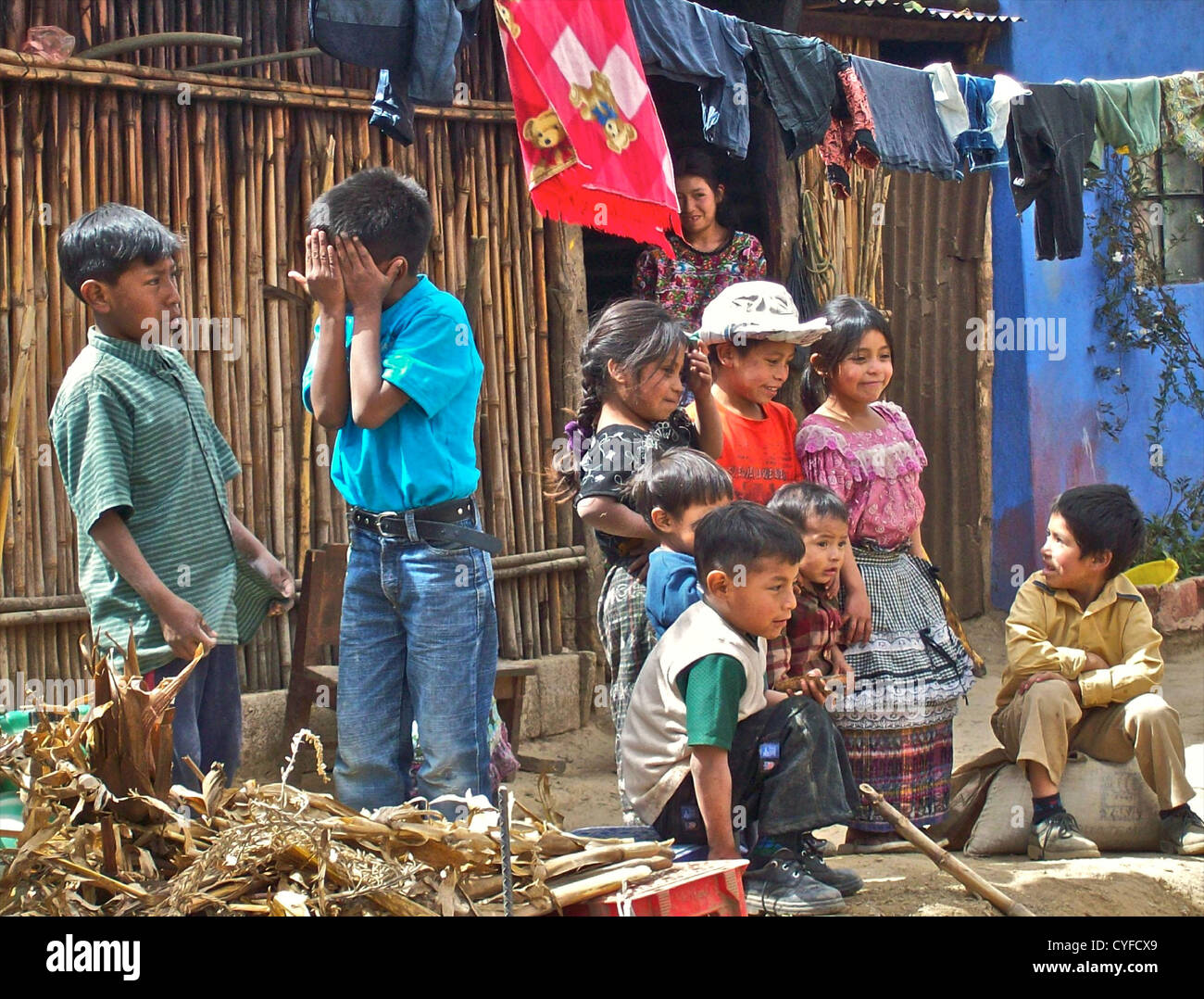 Les enfants indiens autochtones d'Amérique centrale au Guatemala. Banque D'Images