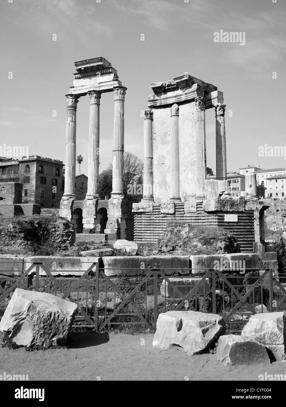 Rome - colonnes de Forum Romanum Banque D'Images