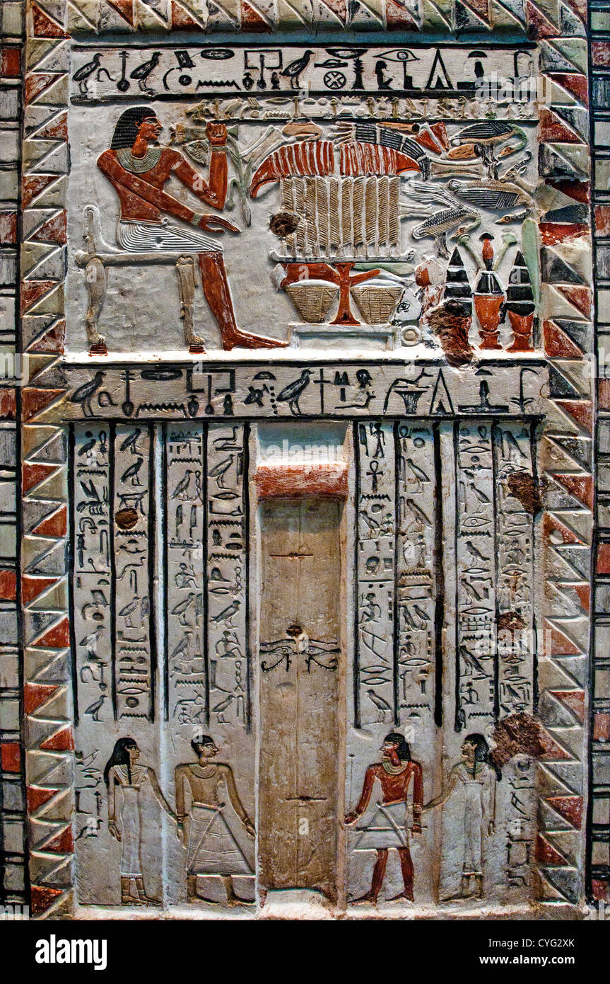 La stèle funéraire de la dynastie royale d'Neferiu 8-11 2150 BC Egypte le nord de Dendérah le calcaire 115 cm Banque D'Images
