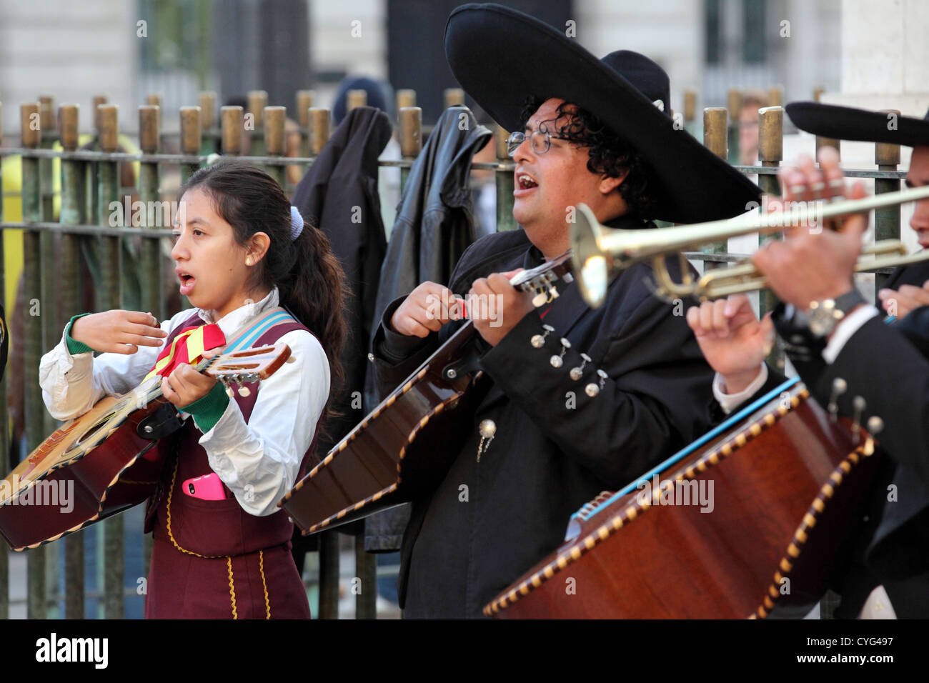 Mariachi Band chanteurs, Puerta Sol Square Plaza, le centre de Madrid, Espagne Banque D'Images