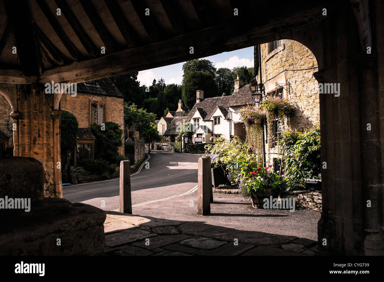 Castle Combe dans le Wiltshire - dit être le plus joli village en Angleterre Banque D'Images